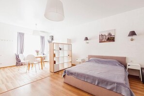 华丽双人房, 阳台 | 高档床上用品、遮光窗帘、隔音、熨斗/熨衣板