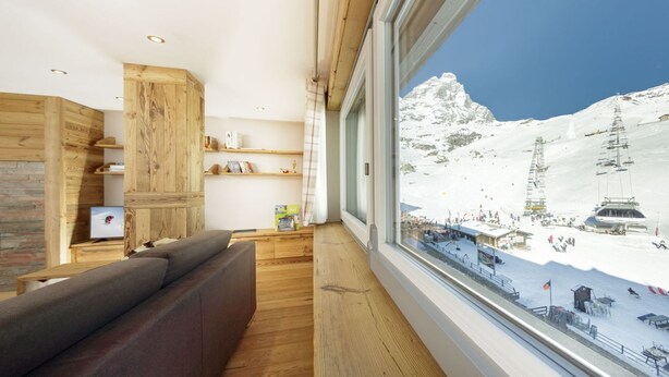 Interior - Maison Reve Blanc direct access to t ski slopes and  town center. (Breuil Cervinia)