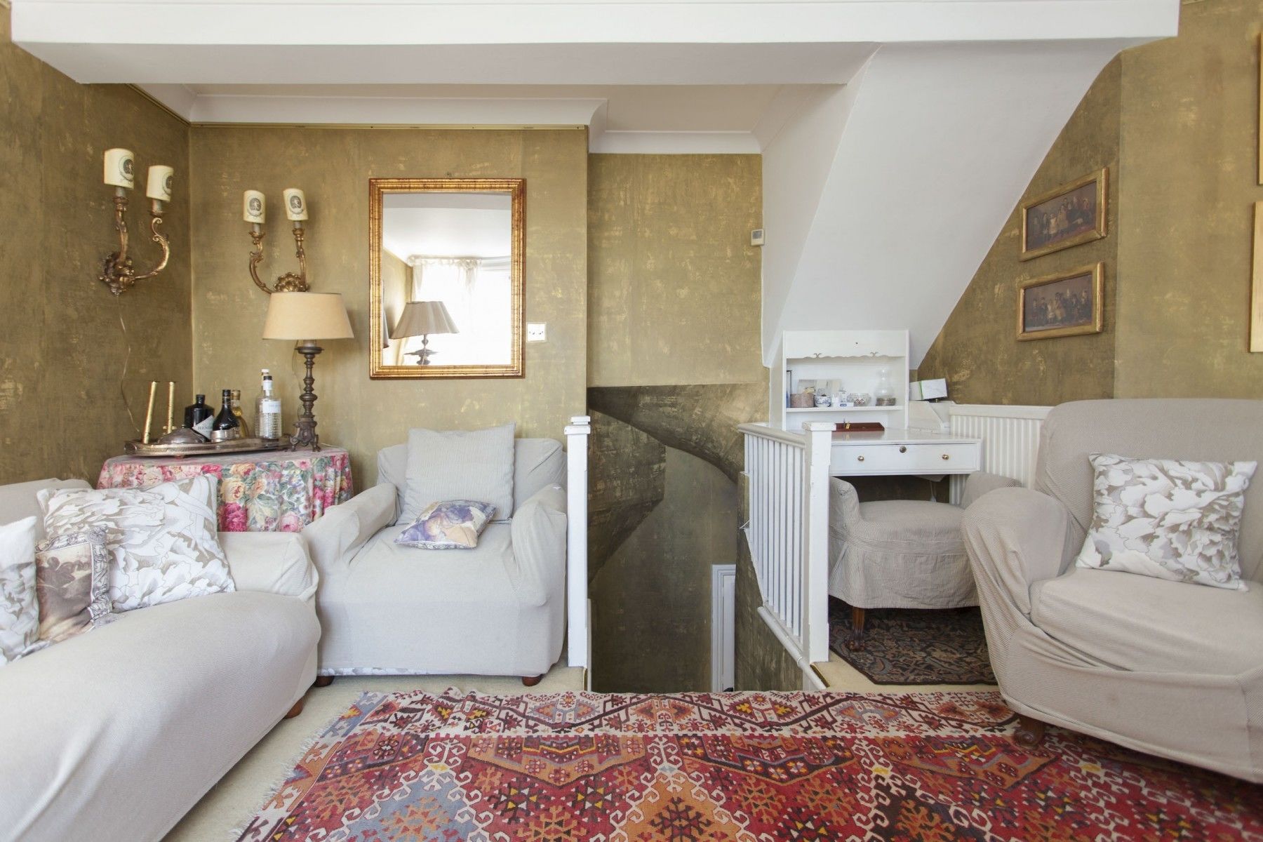 Apartment, 2 Bedrooms | Living room | Flat-screen TV