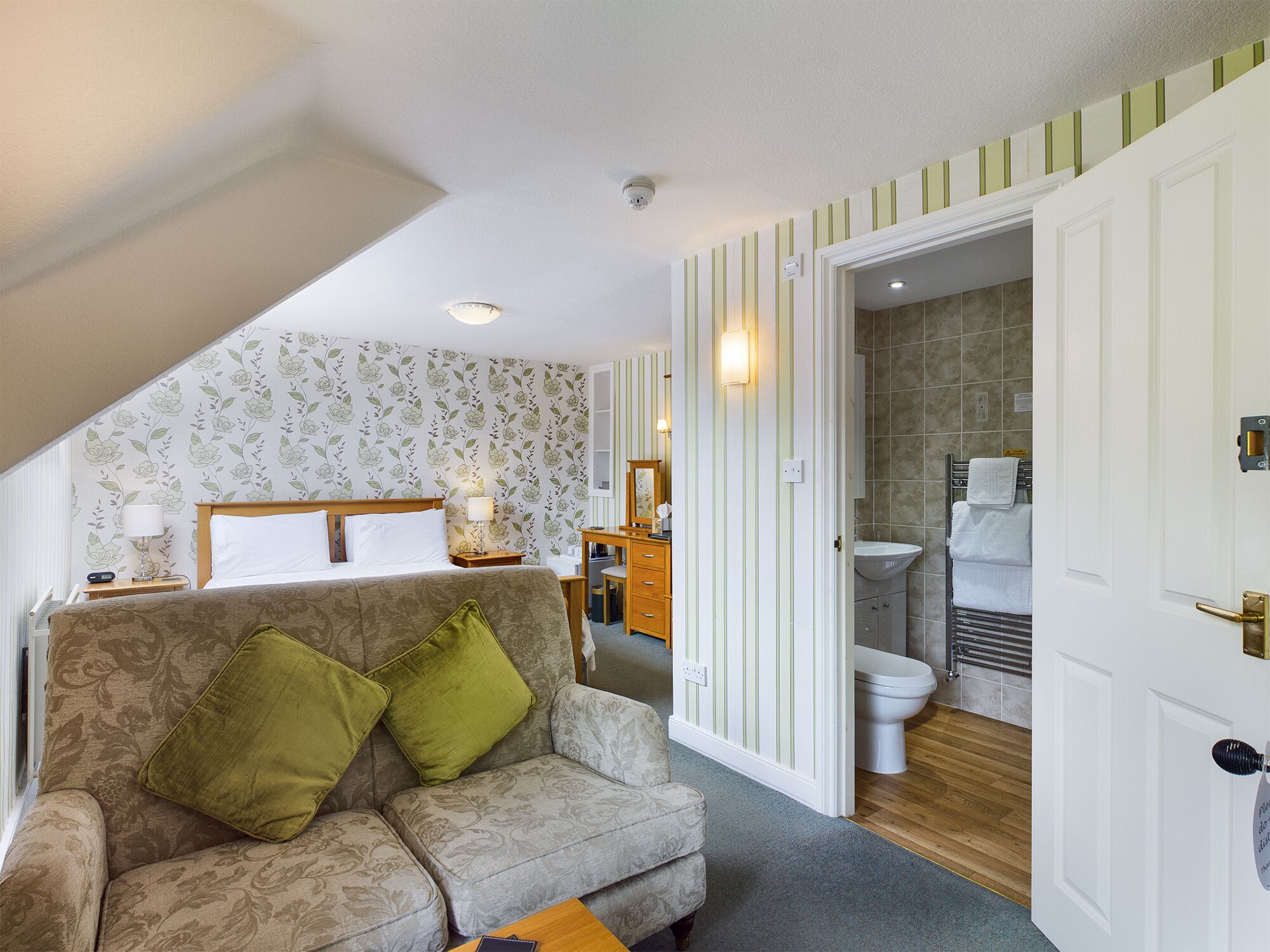 Superior Room, 1 King Bed, Mountain View (shower) | Premium bedding, individually decorated, individually furnished