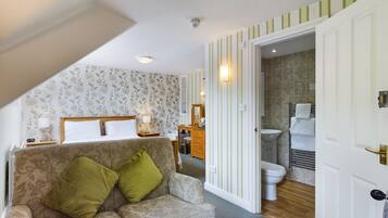 Superior Room, 1 King Bed, Mountain View (shower) | Premium bedding, individually decorated, individually furnished