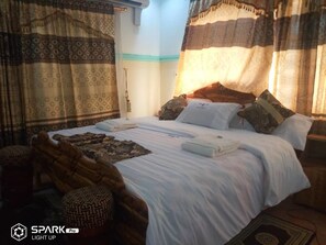 Executive Double Room, 1 Queen Bed, Non Smoking | Desk, blackout drapes, free WiFi, bed sheets - Hotel Vilcabamba (Ho)