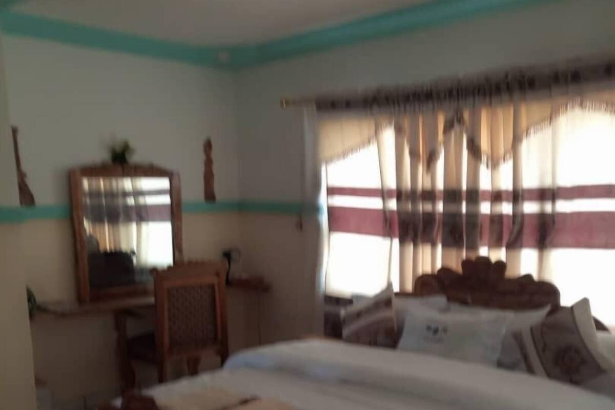 Executive Double Room, 1 Queen Bed, Non Smoking | Desk, blackout drapes, WiFi (free), bed sheets
