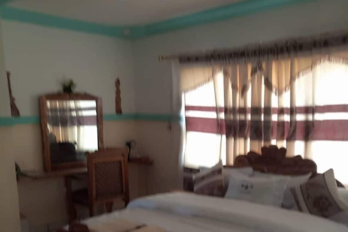 Chambre Double Exécutive, 1 grand lit, non-fumeurs | Bureau, rideaux occultants, Wi-Fi gratuit, draps fournis