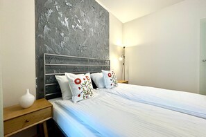 Premium Apartment, 1 Bedroom, Balcony, City View - erApartments Meridian Residence (Warsaw)