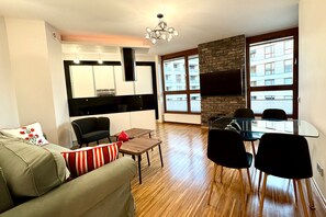 Premium Apartment, 1 Bedroom, Balcony, City View | Living room - erApartments Meridian Residence (Warsaw)