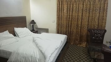 Minibar, desk, soundproofing, free WiFi