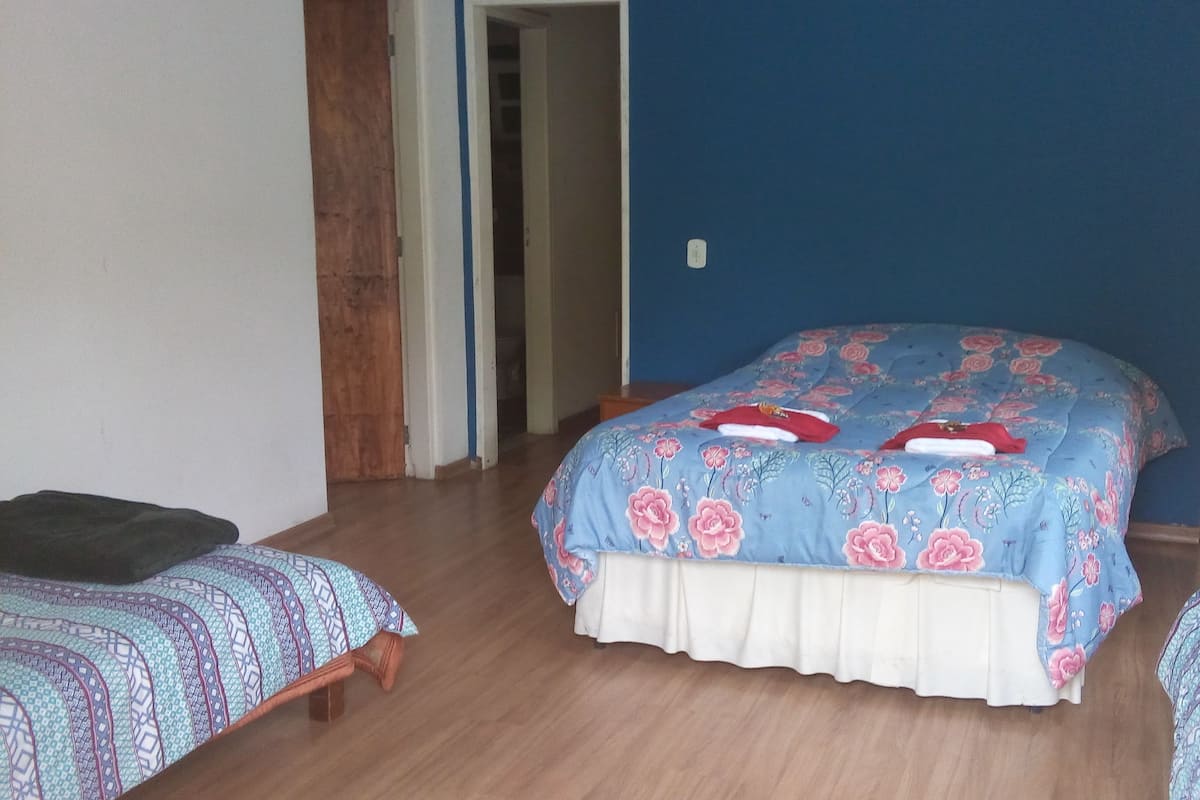 Rollaway beds, bed sheets