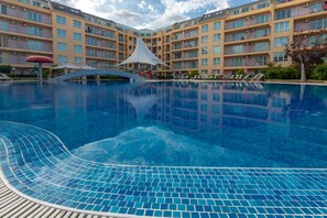 Seasonal outdoor pool - Quiet Studio in Polo Resort (Sunny Beach)