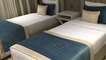 City Twin Room, 2 Twin Beds | Premium bedding, individually decorated, individually furnished, desk