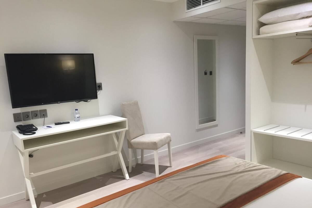 Double Room, Mobility Accessible | Premium bedding, individually decorated, individually furnished, desk