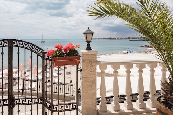 Beach nearby - Beachfront Studio in Rich Beach (Nessebar)