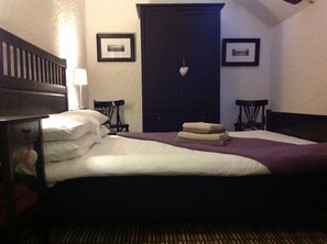 Hus – classic, flere senger, ikke-røyk, utsikt mot innsjø | Sengetøy av topp kvalitet, dundyner, strykejern/-brett og sengetøy