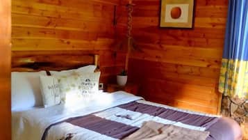 Family Cabin, Mountain View | 2 bedrooms, in-room safe, free cribs/infant beds, free WiFi