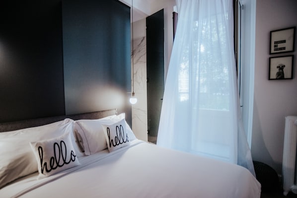 Double Room (Suite 1) | Individually decorated, individually furnished, iron/ironing board