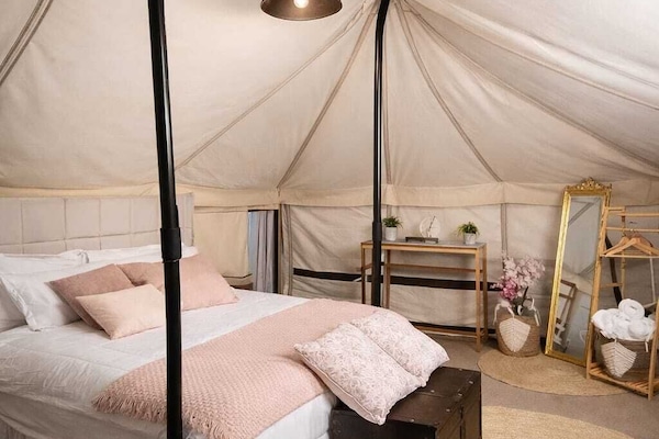 Tent, Courtyard View | Egyptian cotton sheets, premium bedding