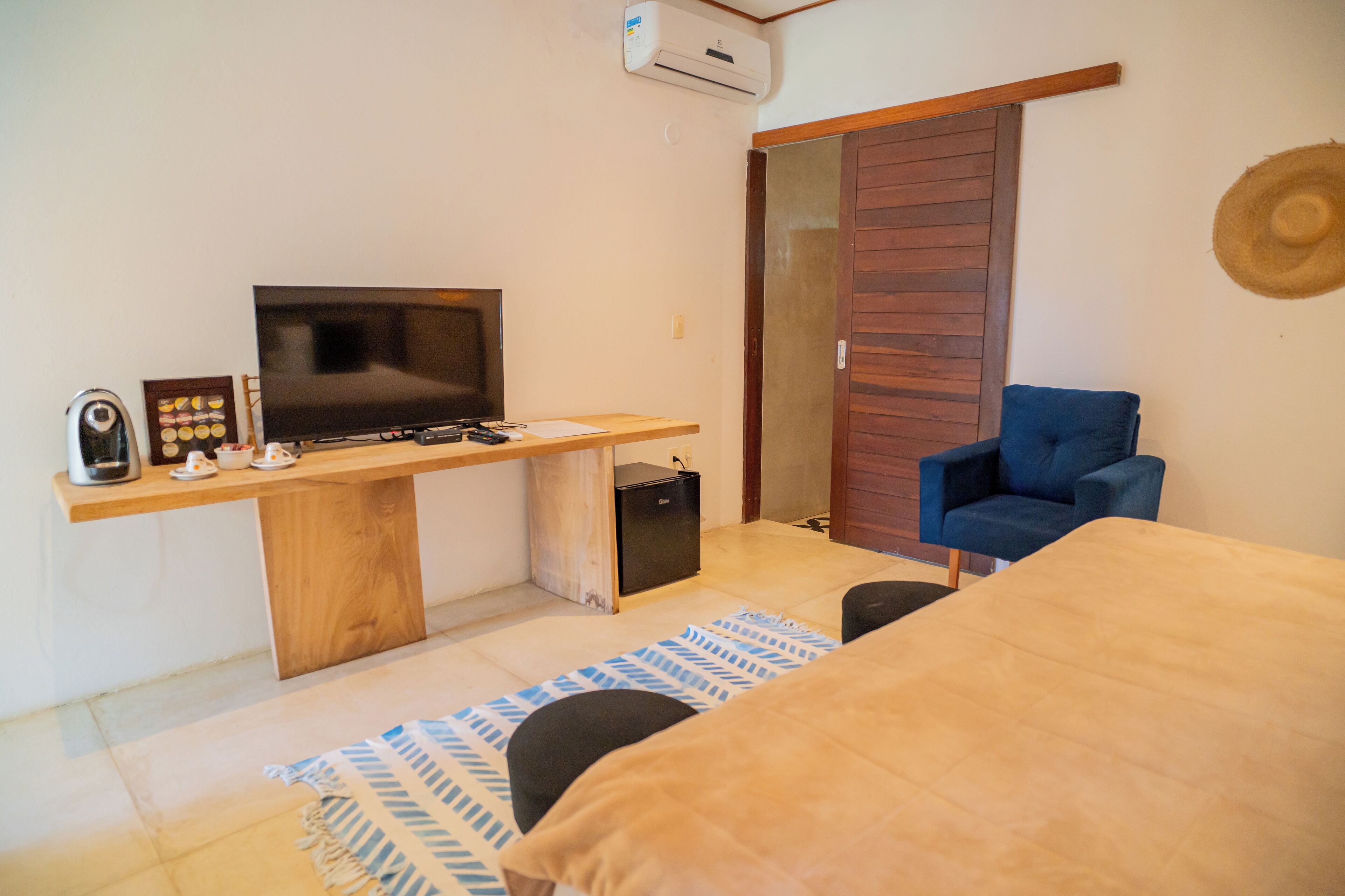 luxury room, bathtub | view from room