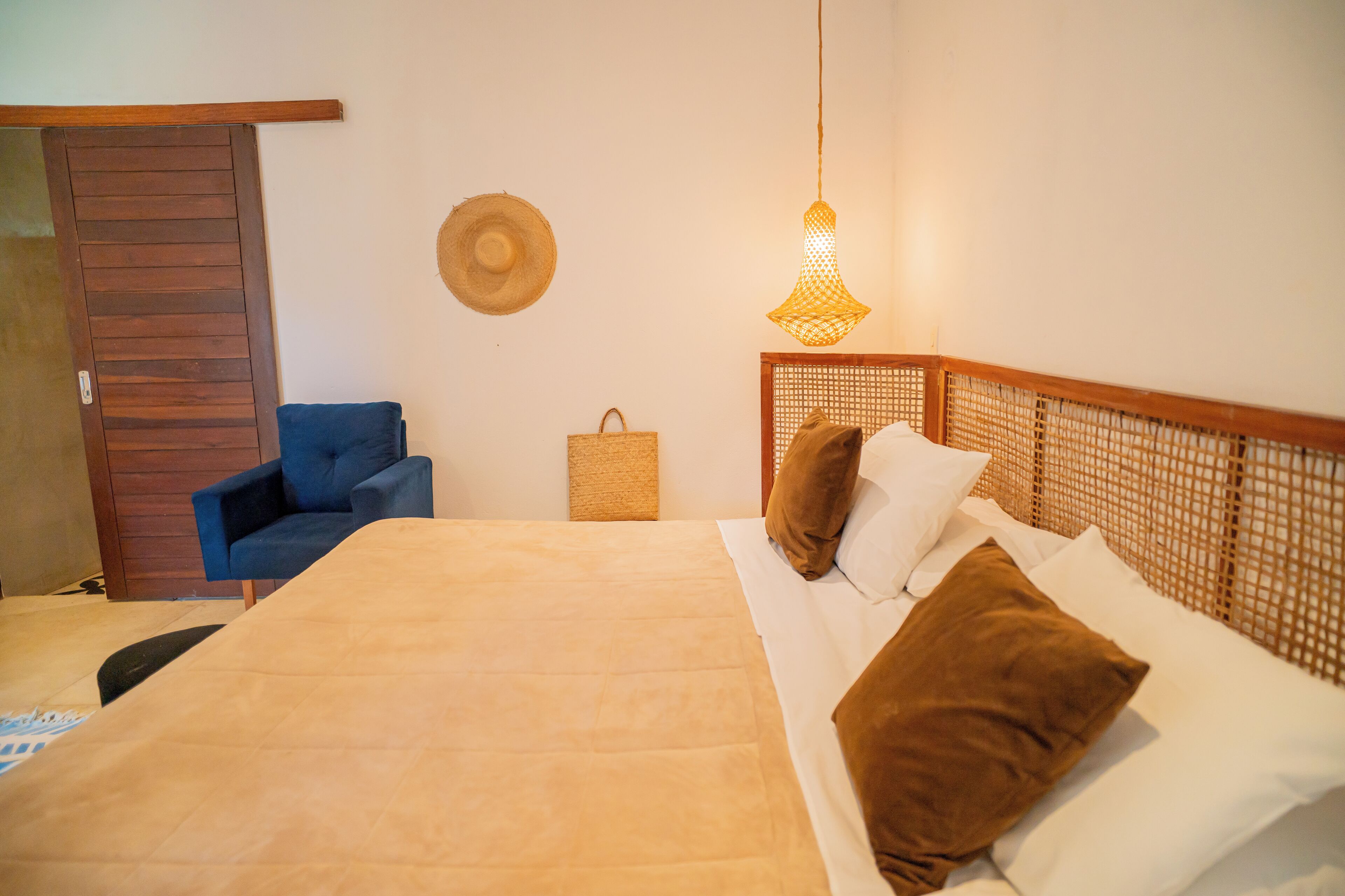 luxury room, bathtub | 1 bedroom, minibar, individually decorated, blackout curtains