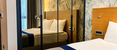 Chambre Double Supérieure, dans les dépendances | 1 chambre, literie de qualité supérieure, minibar