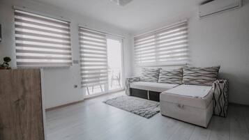 Villa, 4 Bedrooms | Living area | Flat-screen TV