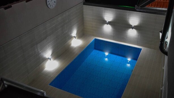 Outdoor pool - Luxury Apartments (Sarajevo)