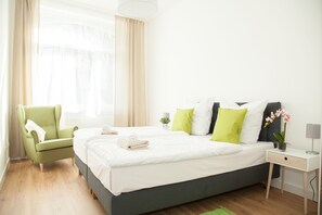 3 bedrooms, premium bedding, blackout curtains, iron/ironing board - Apartmenthaus Heidelberg (Heidelberg)