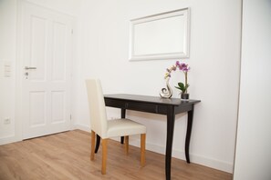 3 habitaciones, ropa de cama de alta calidad y cortinas blackout