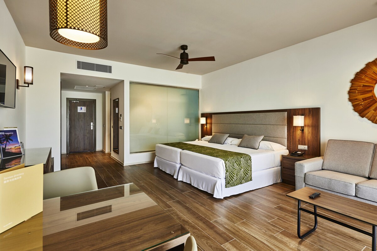 1 chambre, couette en duvet, minibar, coffre-fort