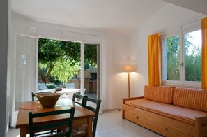 Villa, Multiple Beds | Living room
