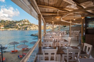 Breakfast, lunch and dinner served