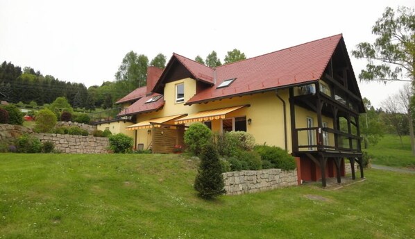 Front of property - Ferienwohnung Schloss Schönberg (Bad Brambach)