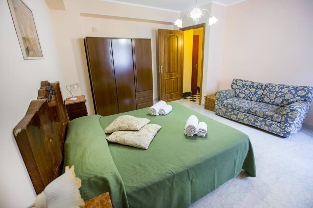 Quarto casal standard, 1 cama King, para não fumantes | Individualmente decorados, individualmente mobiliados, escrivaninha