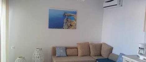 City Apartment, 2 Bedrooms | Living area