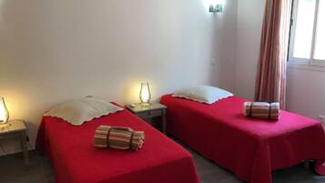 Family Villa, 3 Bedrooms, Sea View | 3 bedrooms, blackout drapes, soundproofing, iron/ironing board