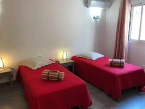 Familienvilla, 3 Schlafzimmer, Meerblick | 3 Schlafzimmer, Verdunkelungsvorhänge, schallisolierte Zimmer