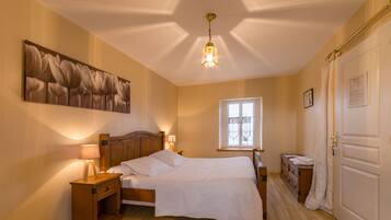 Chambre Double, 1 grand lit, non-fumeurs (Armelle) | Chambres insonorisées, Wi-Fi gratuit, draps fournis