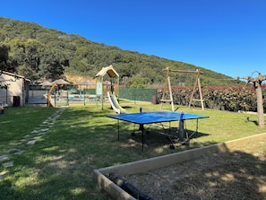 Children’s play area – outdoor