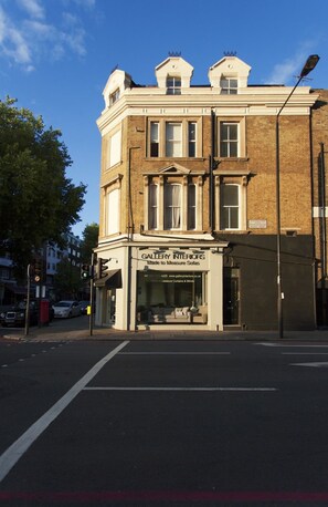 Exterior - Chelsea Italian Design Home with Terrace (London)