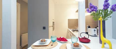 Apartamento, 1 quarto | Opções para refeição no quarto