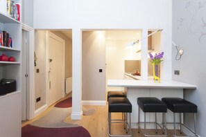 Apartment, 1 Bedroom | In-room dining - Chelsea Italian Design Home with Terrace (London)