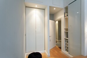 Interior - Chelsea Italian Design Home with Terrace (London)