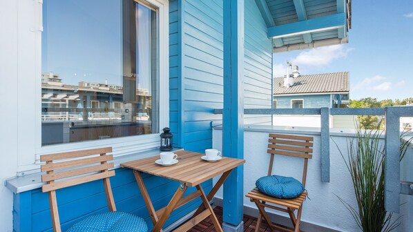 Studio, 1 Double Bed with Sofa bed, Courtyard View (with entresol, 3 persons) | Balcony