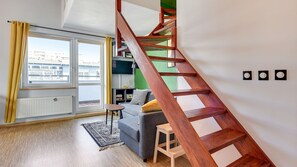 Studio, 1 Double Bed with Sofa bed, Courtyard View (with entresol, 3 persons) | Living room | 32-inch flat-screen TV with cable channels, LCD TV