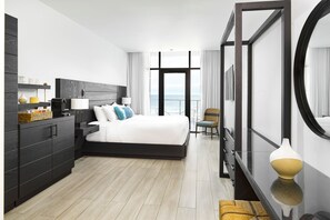 Caja fuerte, tabla de planchar con plancha, cunas gratuitas