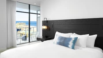 Suite Deluxe, 1 cama de matrimonio grande, terraza (Junior) | 1 dormitorio, caja fuerte, tabla de planchar con plancha