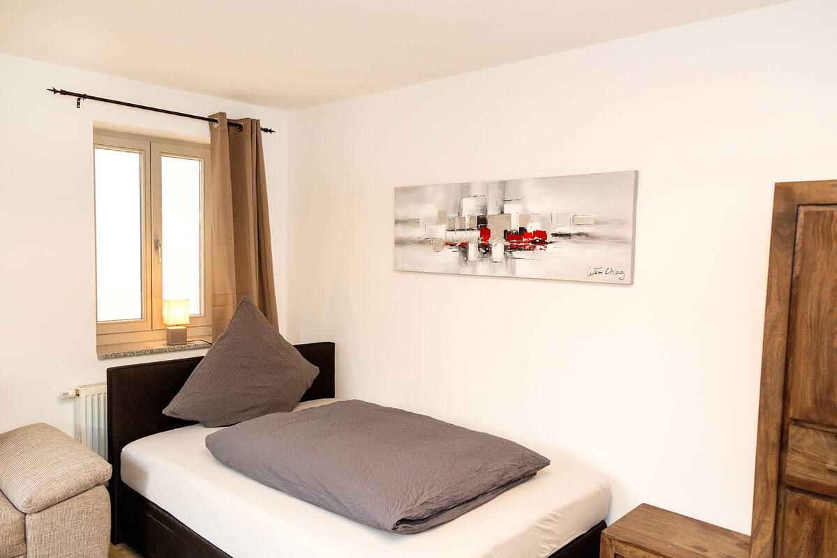 Comfort Apartment | 2 bedrooms, blackout curtains, cots/infant beds, free WiFi