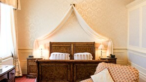 'Patrick' Executive King Room | WiFi (free), bed sheets - The Tower Hotel (Harwich)