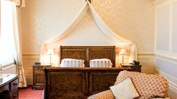 'Patrick' Executive King Room | Free WiFi, bed sheets