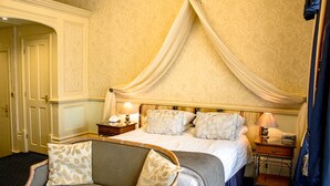 'Jones' Executive King Room | WiFi (free), bed sheets - The Tower Hotel (Harwich)