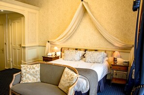 'Jones' Executive King Room | Free WiFi, bed sheets - The Tower Hotel (Harwich)